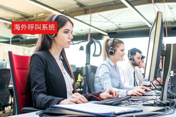 房地产出海难题咋破？Intercom VS 得助智能Instadesk大对决！​